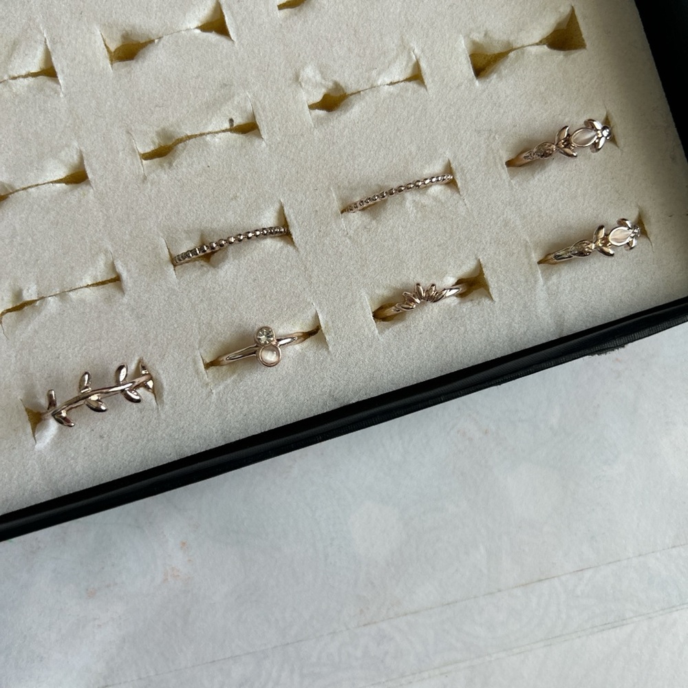 Lovisa Set of 7 Rose Gold Rings
